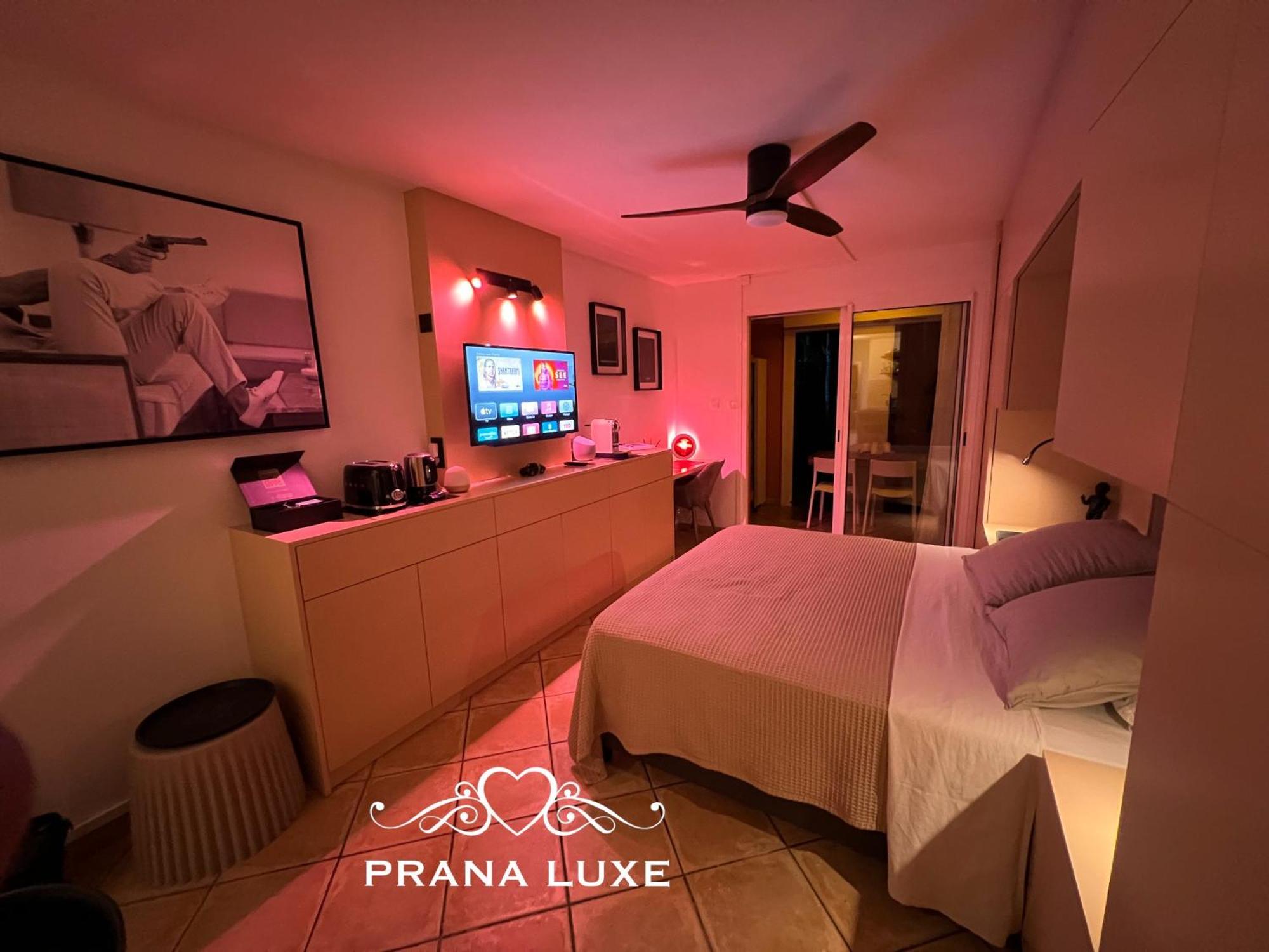 Little Prana Apartment Saint-Gilles Les Bains Exterior photo