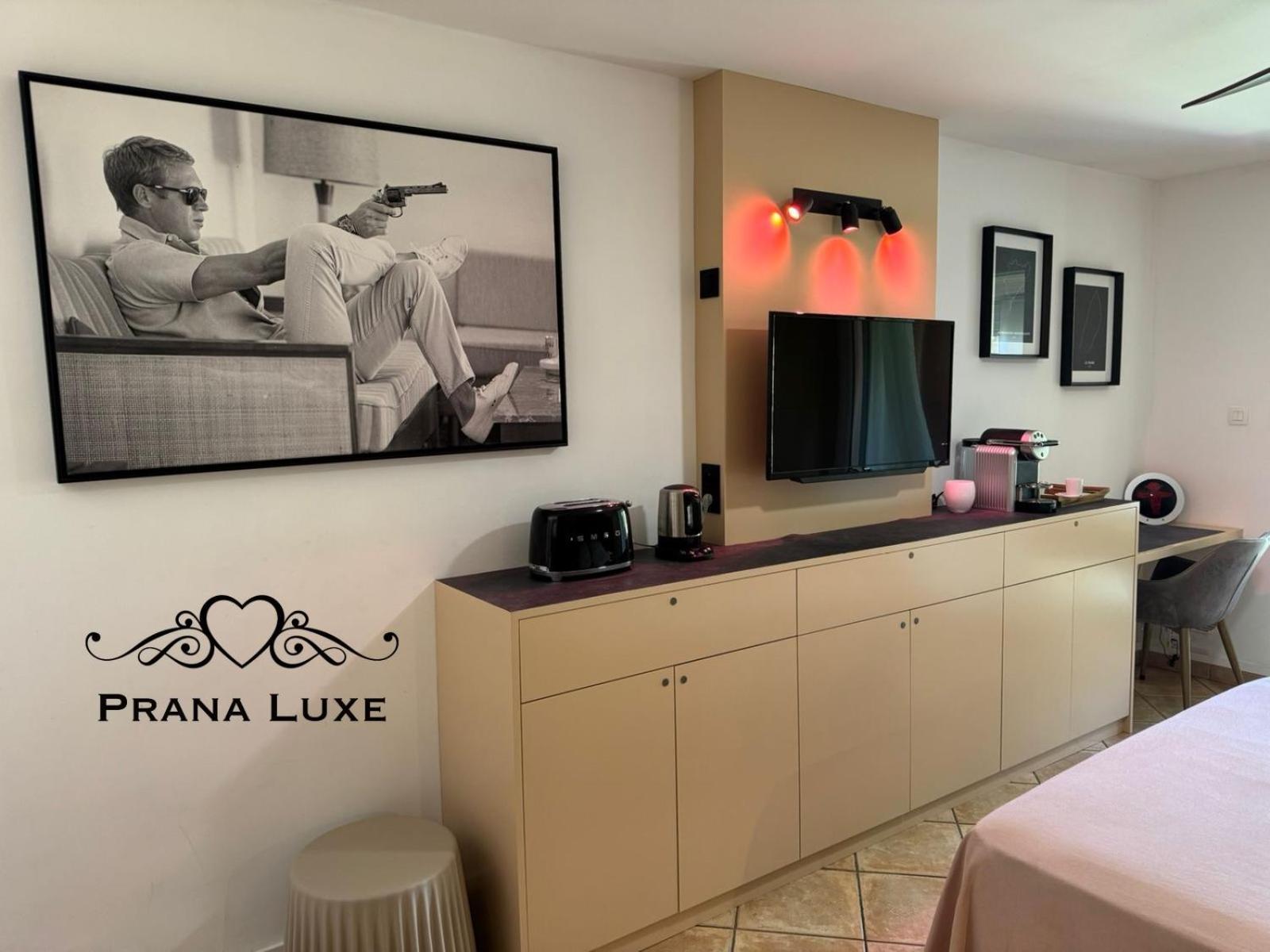 Little Prana Apartment Saint-Gilles Les Bains Exterior photo